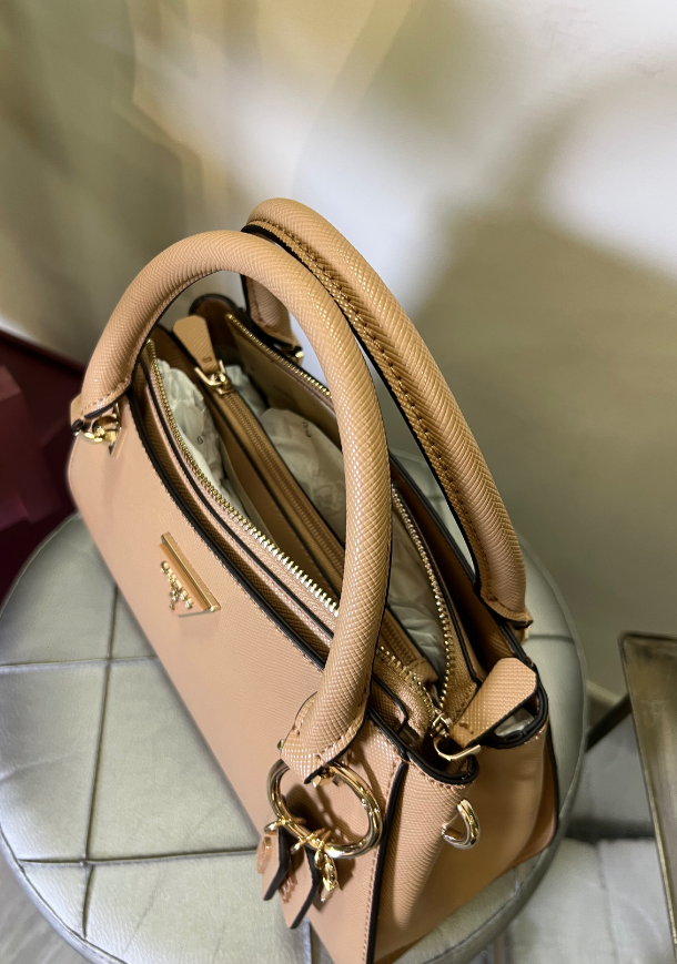 Guess Noelle beige Guess Noelle beige