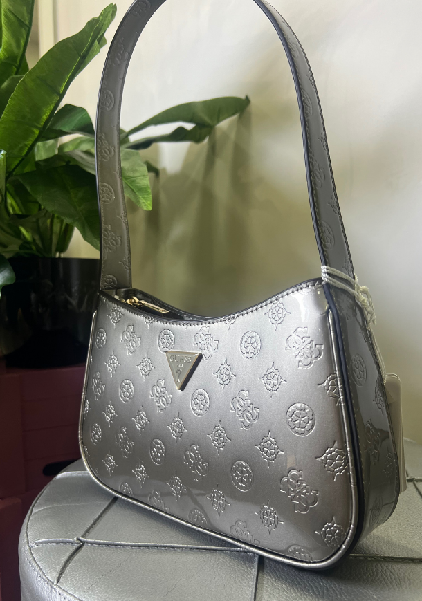 Guess Arena logo vernice Guess Arena logo vernice