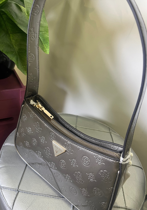 Guess Arena logo vernice Guess Arena logo vernice