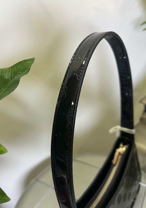 Guess Arena logo vernice Guess Arena logo vernice